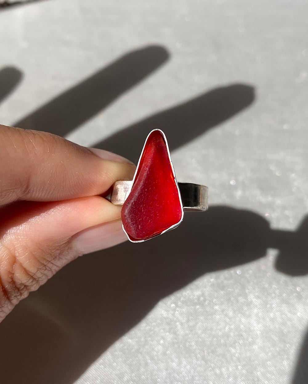 Strawberry Shark's Tooth - Size 7 1/4