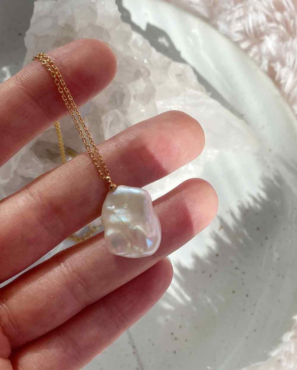 Mermaid clearance pearl necklace